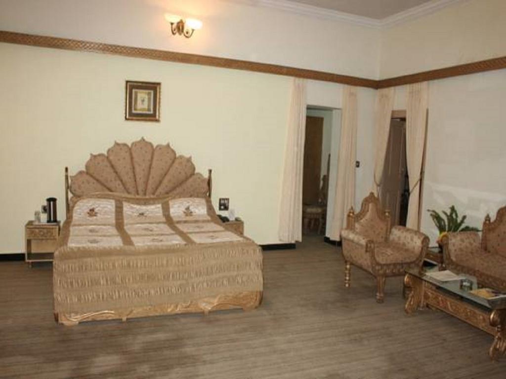 Hotel Palanpur Palace Mount Abu Room photo