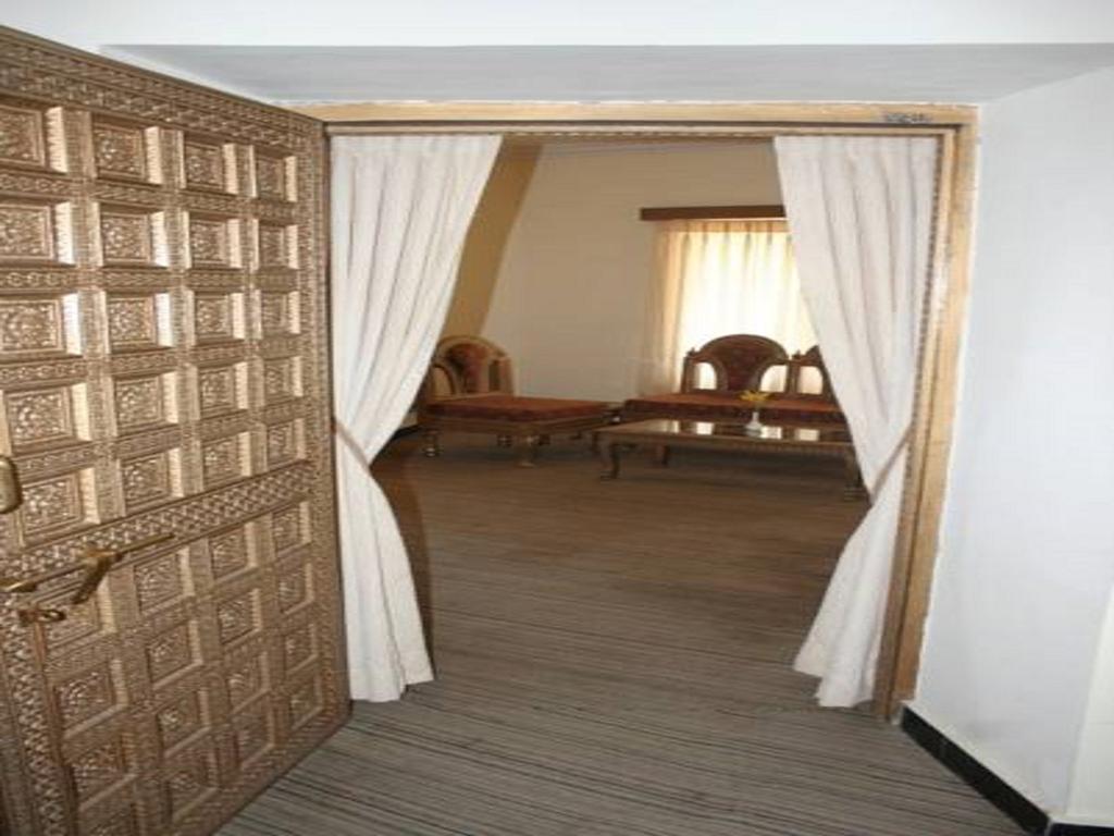 Hotel Palanpur Palace Mount Abu Room photo